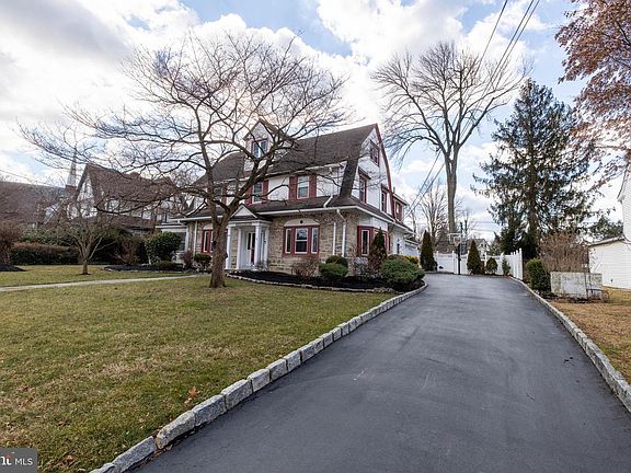 2nd image of 3708 Woodland Ave