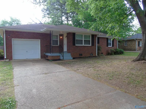 704 Graycroft Dr SE, Huntsville, AL 35802