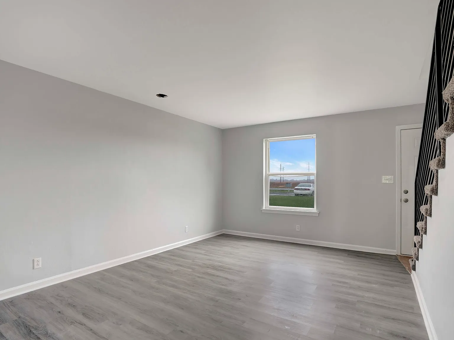 2 bed, 1.5 bath, 1000 sqft, $1,245 — Photo 1