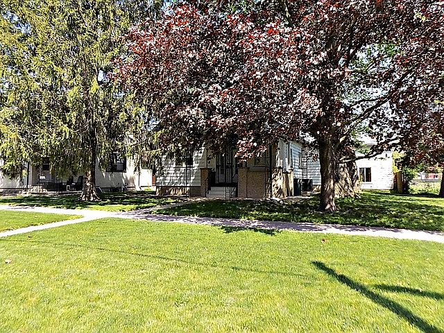 1st image of 213 S Everett St