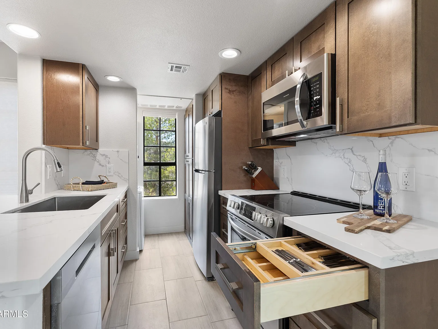 1 bed, 649 sqft, $4,200 — Photo 3