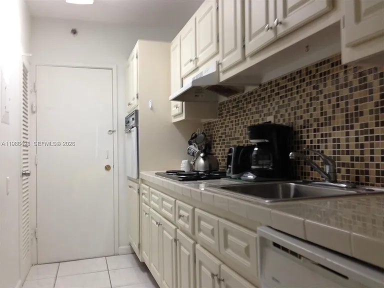 100 Lincoln Rd #336 — Photo 6