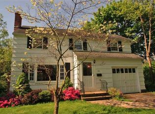 21 Antlers Dr, Rochester, NY 14618