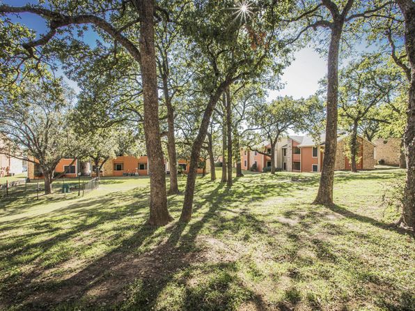 Bedford Oaks | 1400 Shady Ln, Bedford, TX