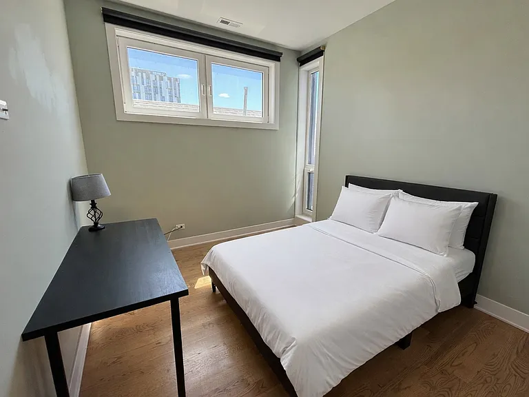 1653 W Division St #2 — Photo 9
