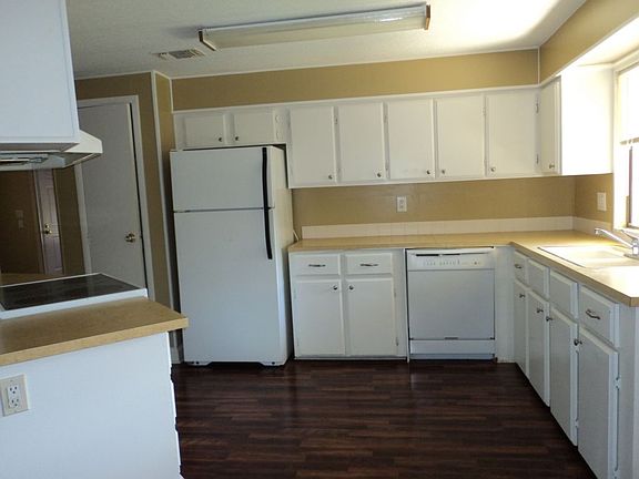 5th image of 4878 Reno Dr