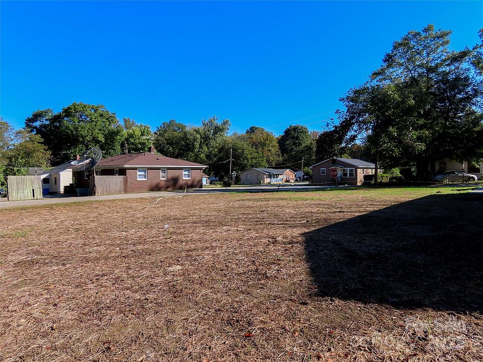 2nd image of 435 Clinton Ave