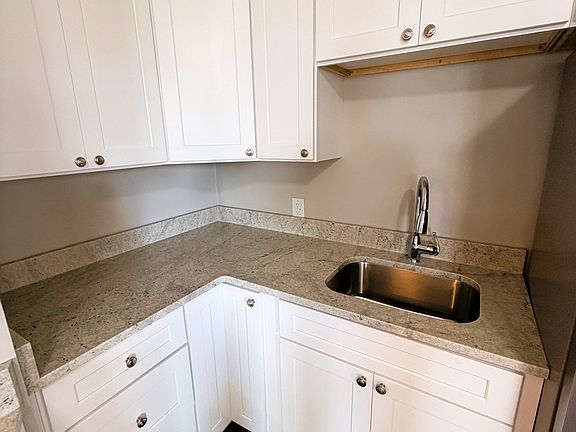 3rd image of 528 Privilege St #3F
