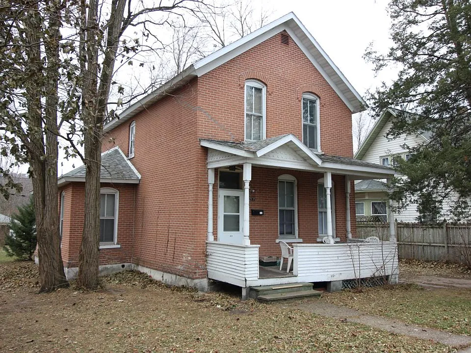 217 E King St