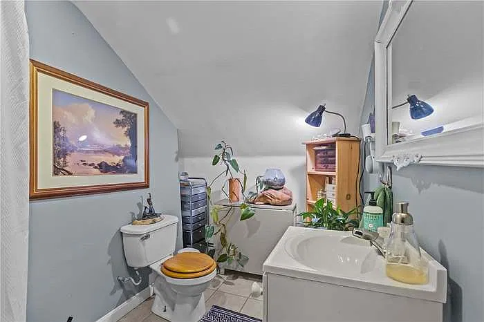 17 Boutwell St — Photo 4