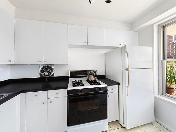 4th image of 345 E 86th St APT 20A