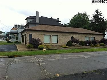 3rd image of 1206 E Market St