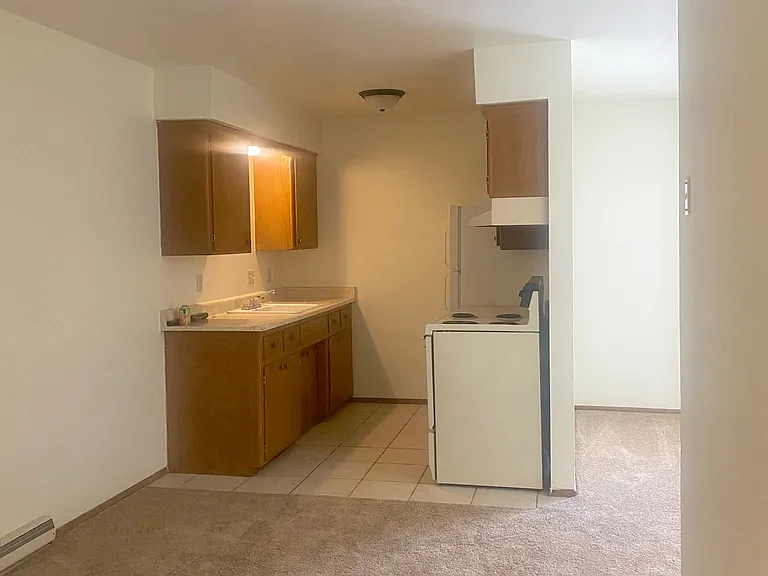145 North Ave — Photo 3