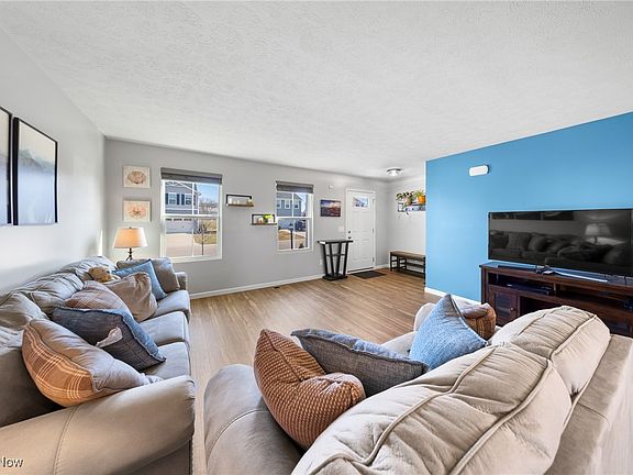 3rd image of 5670 Burlington Dr