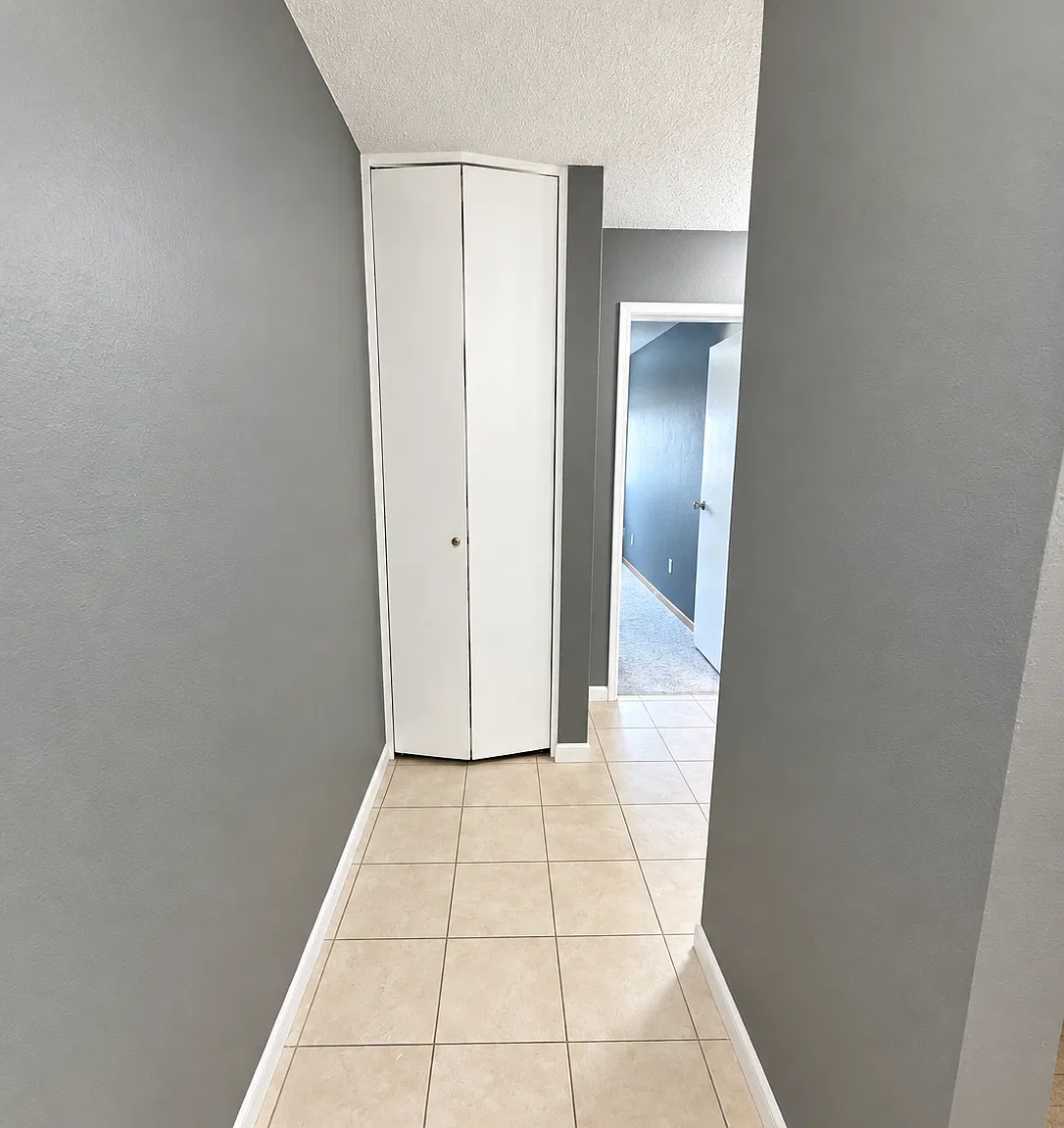 2 bed, 900 sqft, $1,600 — Photo 4