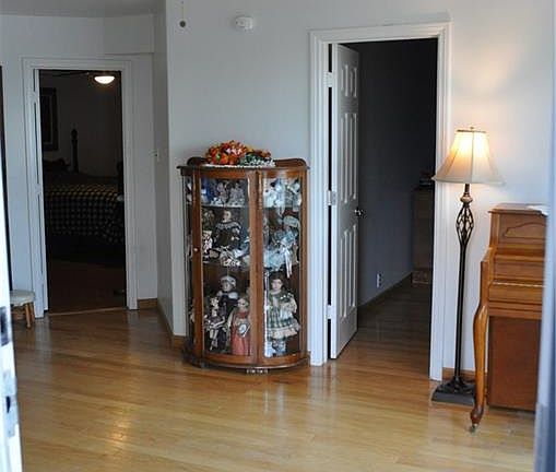 2nd image of 15275 Pugatz St