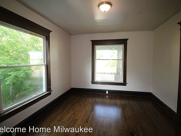 3rd image of 2532 N Holton St #A