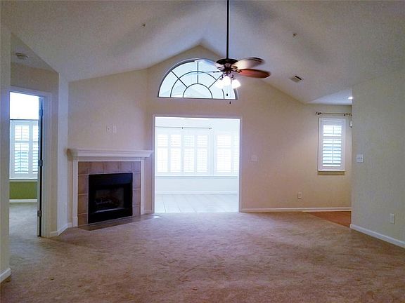 3rd image of 700 Silver Summit Dr SE #700