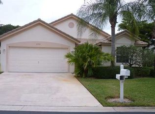 2733 Pointe Cir, Greenacres, FL 33413