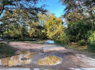 450 Western Pine Rd, Cantonment, FL 32533