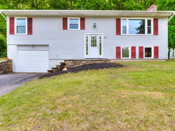 57 Westwood Dr, Sturbridge, MA 01566