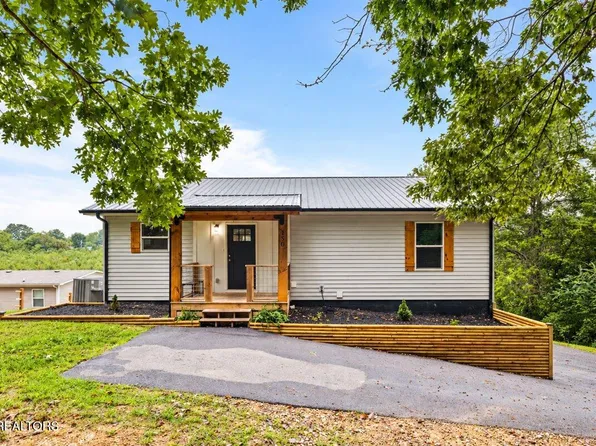 150 Hatmaker Ridge Rd, Jacksboro, TN 37757