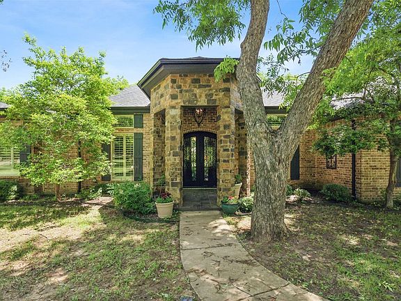 2nd image of 8709 Claremont Dr