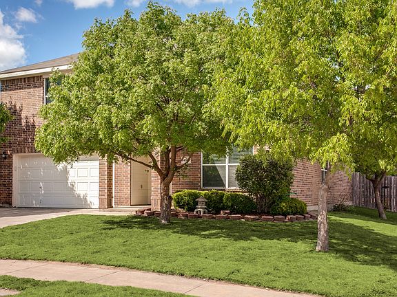 2nd image of 4889 Trail Hollow Dr