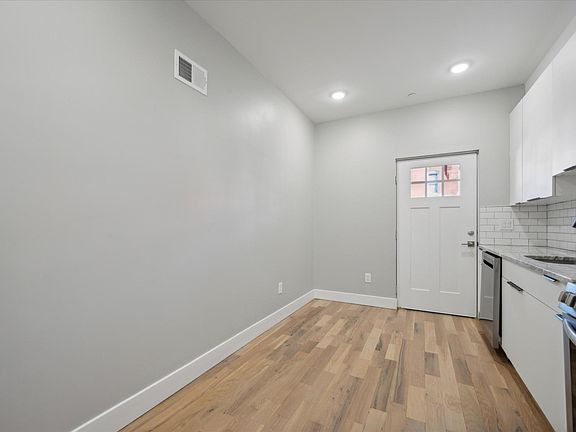 4th image of 5412 Delancey St #1