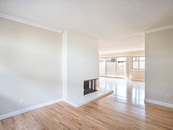 2nd image of 812 S Orange Grove Blvd