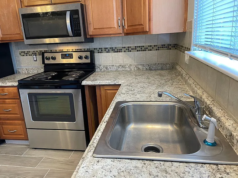 6401 Deihl Rd #202 — Photo 3