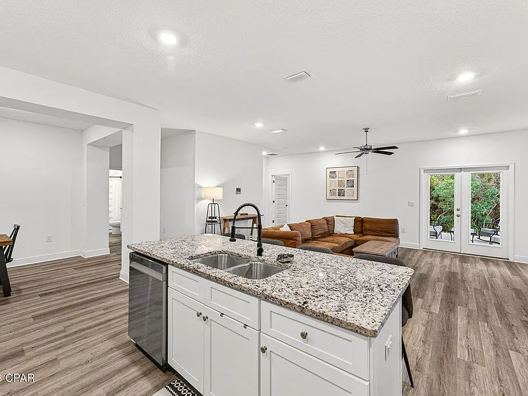 224 Butler Cv — Photo 13