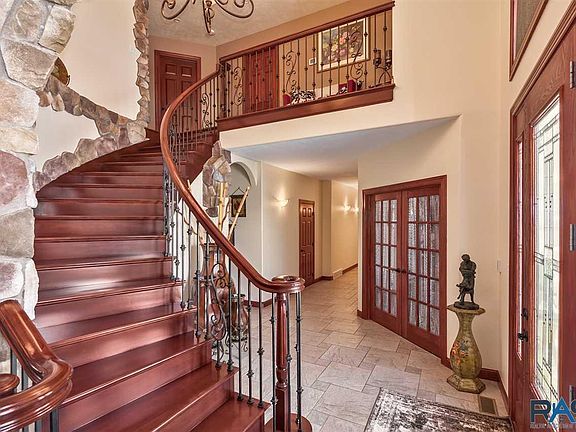 2nd image of 27095 Deer Hollow Ct