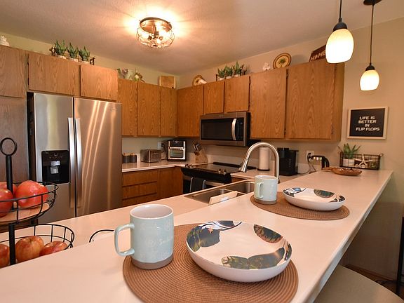 5th image of 68-3840 Lua Kula St APT H104