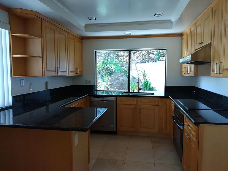 4972 Paseo Segovia — Photo 4