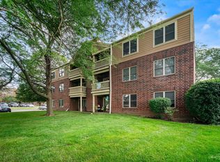 210 Glengarry Dr #3-312, Bloomingdale, IL 60108