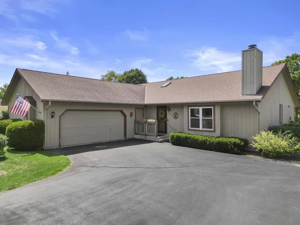 285 Prairie RUN, Grafton, WI 53024