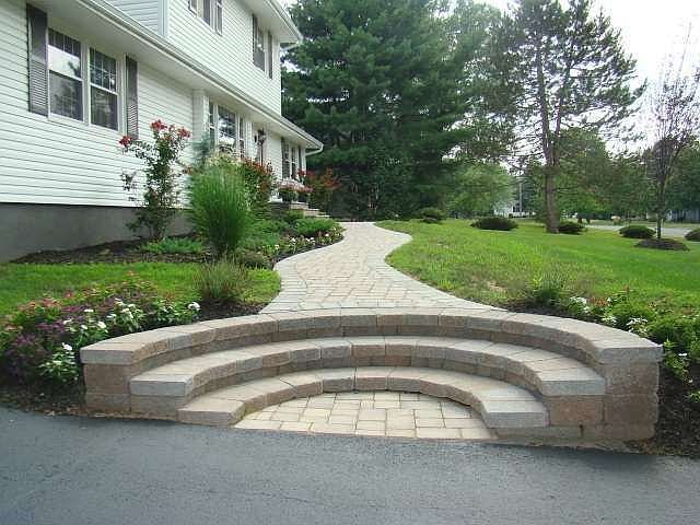 New paver walk way