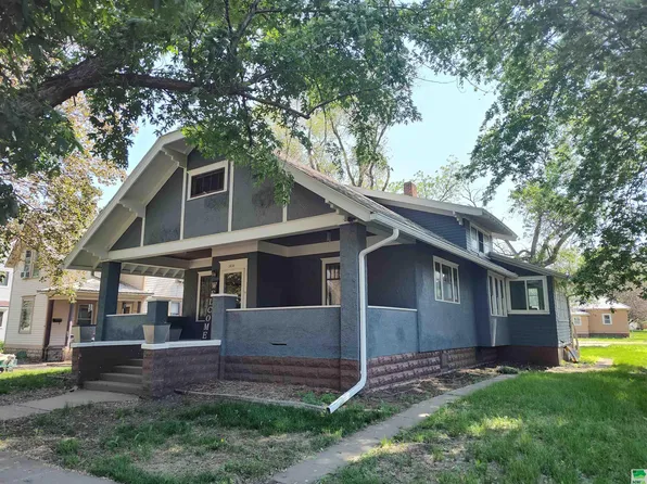 1414 Avenue F, Hawarden, IA 51023