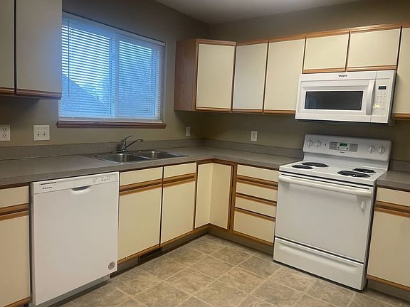 2nd image of 6630 Shadow Pines Pl