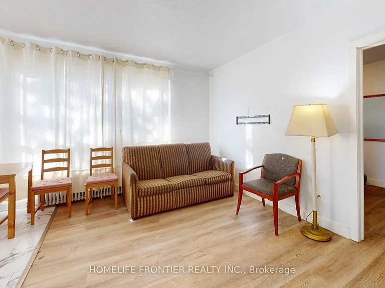 1110 Weston Rd #4 — Photo 2