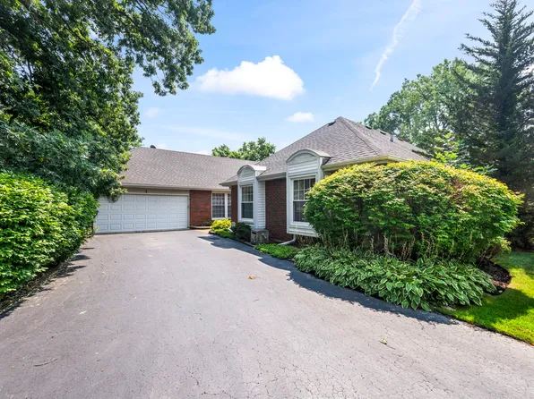 1 Oak Creek Rd, Rolling Meadows, IL 60008