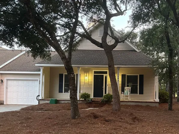 102 Oceangreens Ln, Oak Island, NC 28465