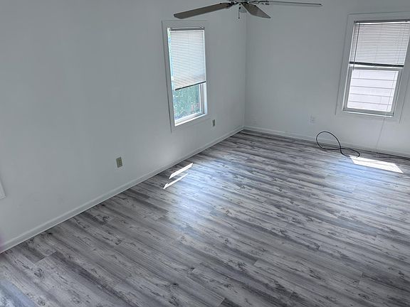 3rd image of 3730 Ivy St #2