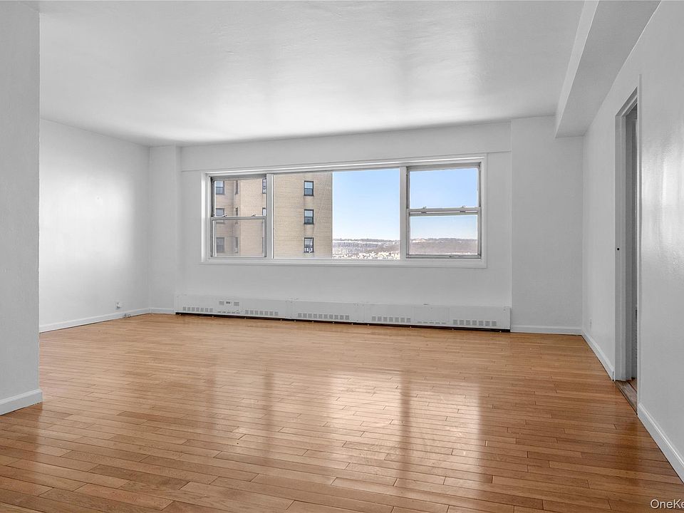 1st image of 5 Fordham Hill Oval #9A