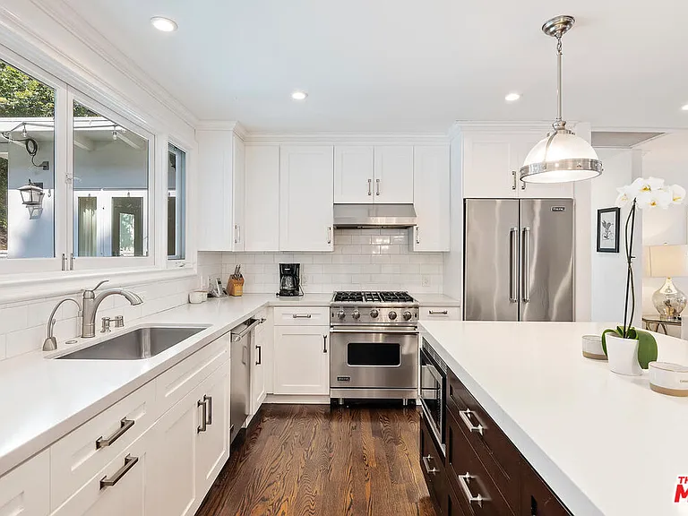 3955 Weslin Ave — Photo 10
