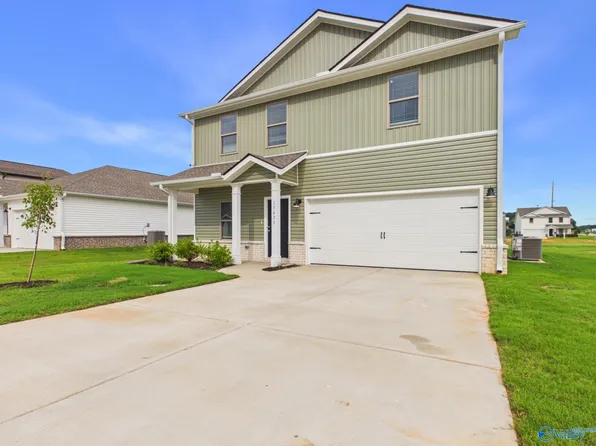 15433 Grayson Cir, Athens, AL 35611