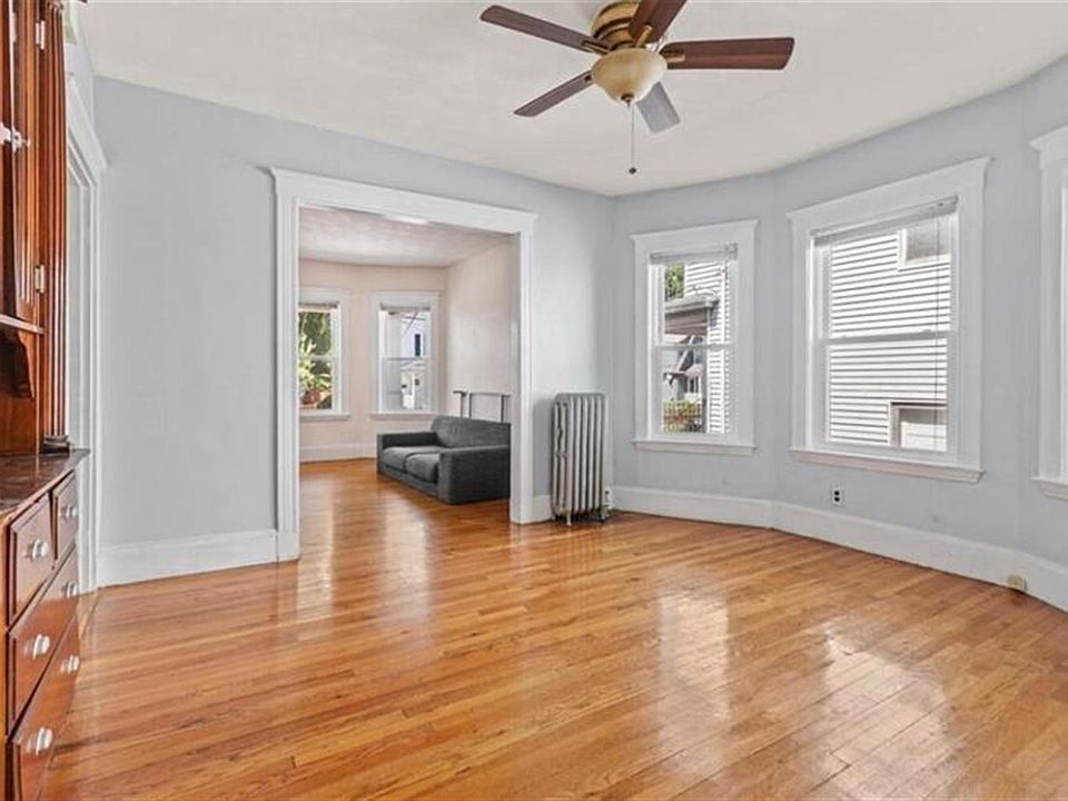 1st image of 40 George St #2