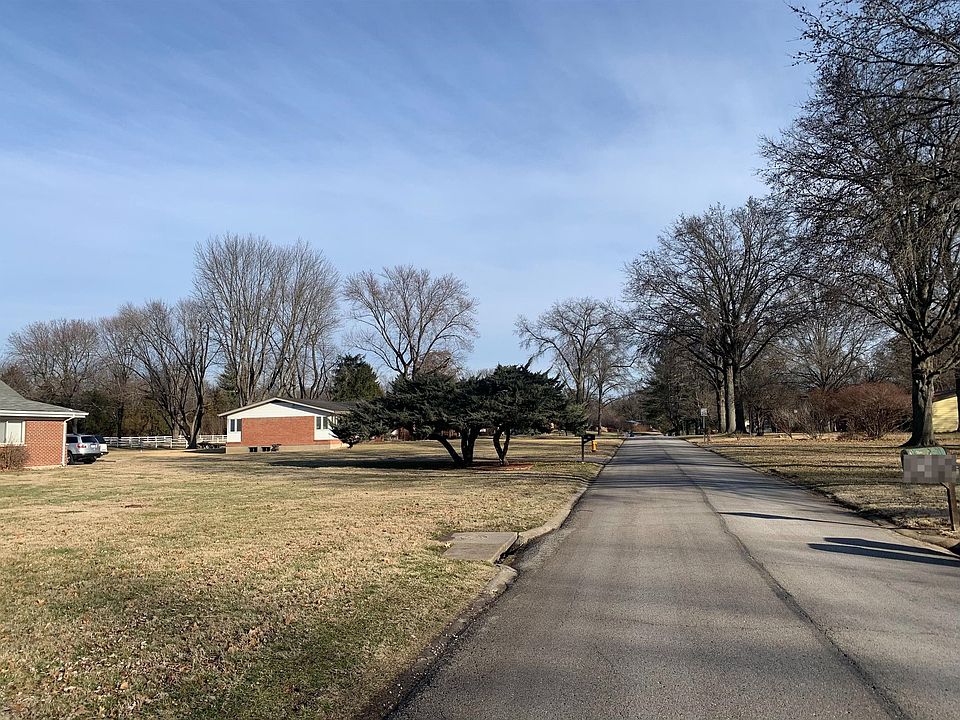 1st image of 107 Castle Dr