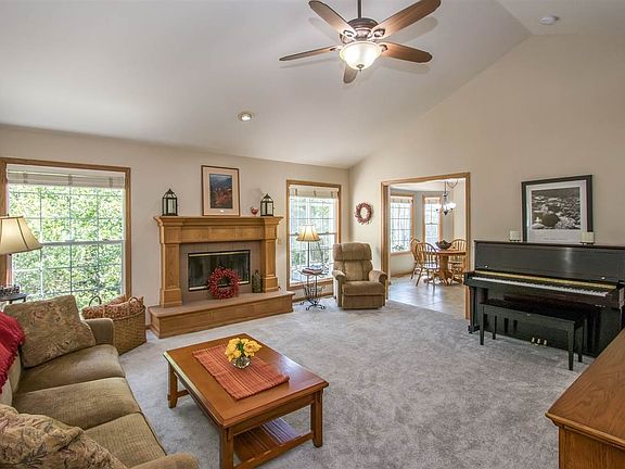 4th image of 1513 Oak Lake Park Rd